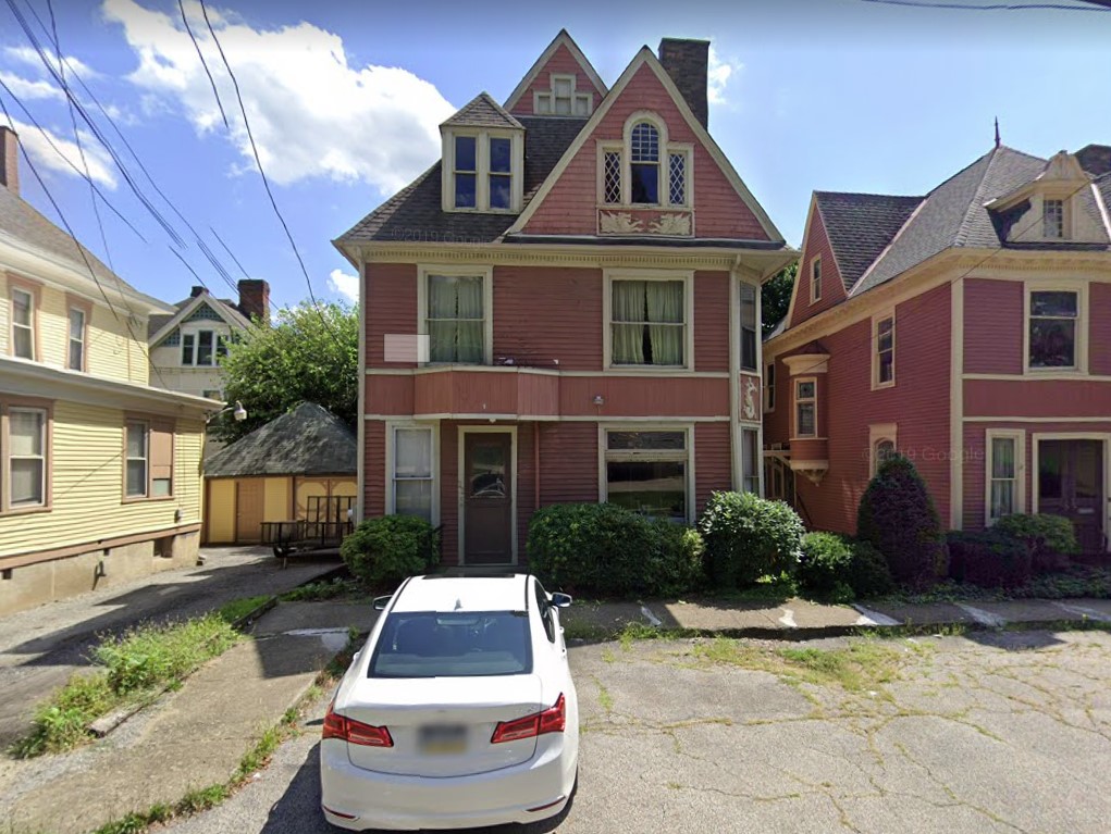Present day photo of the former home of Joseph R. White, 22 E Grant St, New Castle, PA 16101