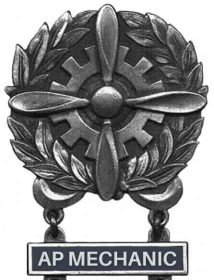 Army Air Force Technician Badge with AP Mechanic Bar